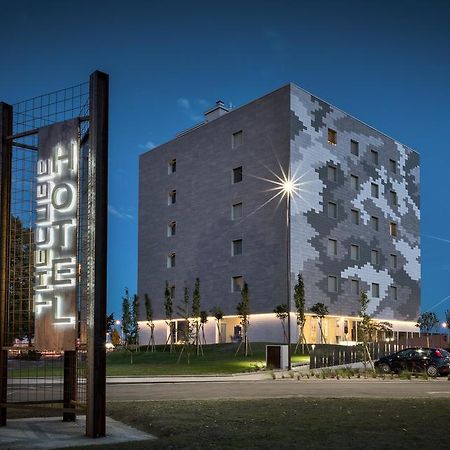 Hotel The Cube Fidenza Exterior photo