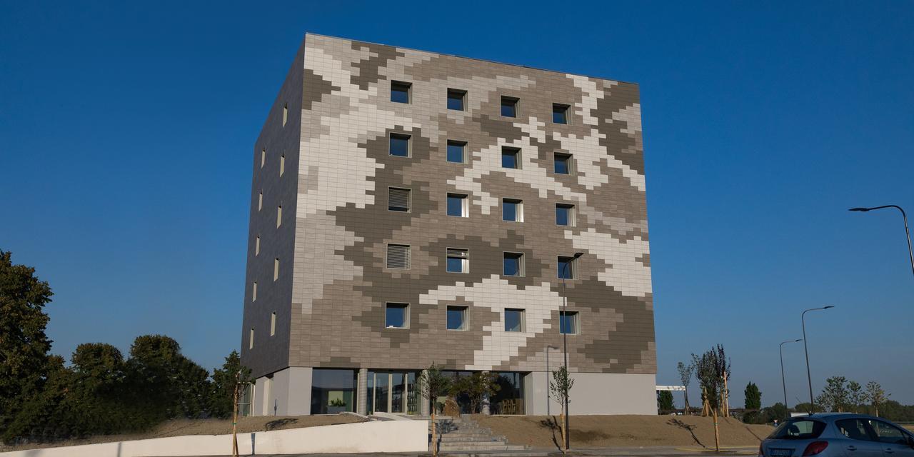 Hotel The Cube Fidenza Exterior photo