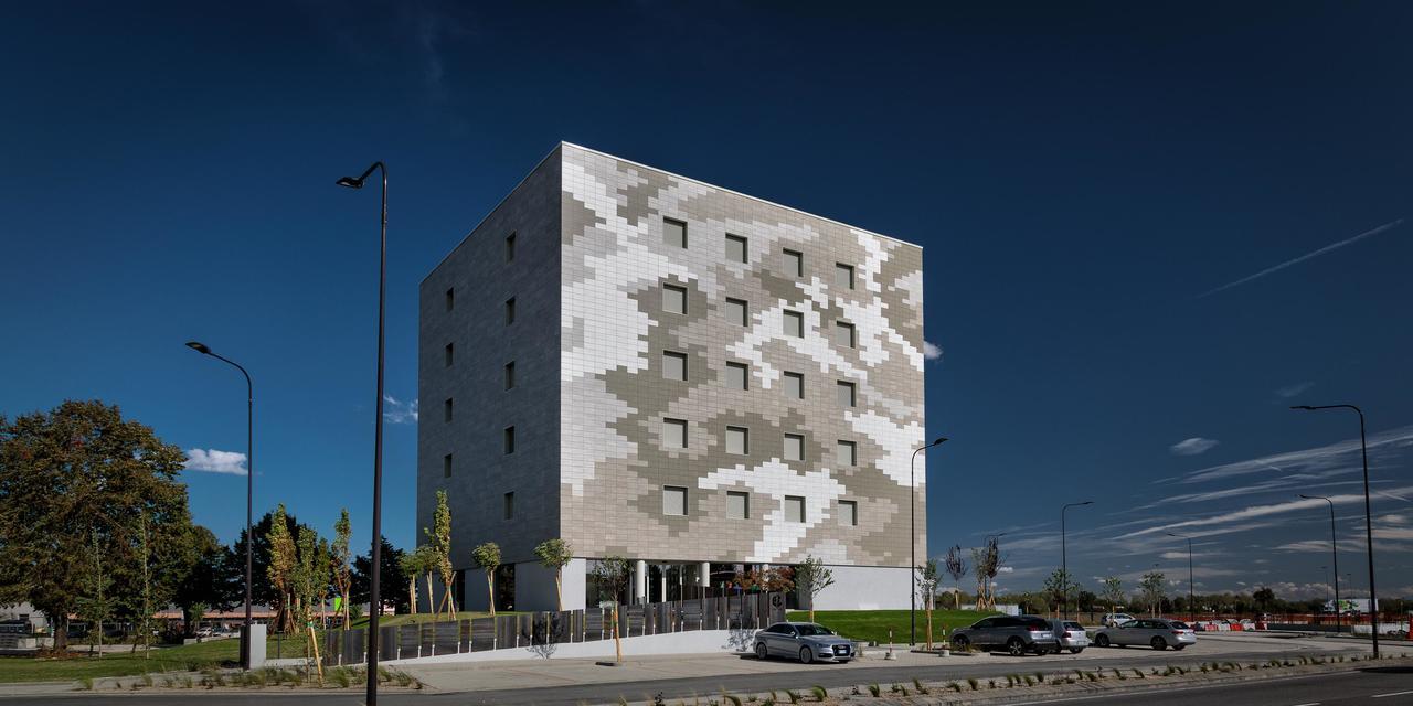Hotel The Cube Fidenza Exterior photo