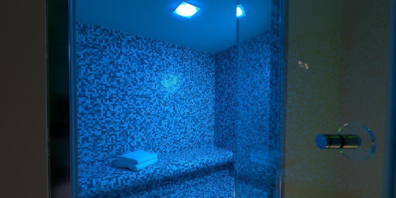 Hotel The Cube Fidenza Exterior photo